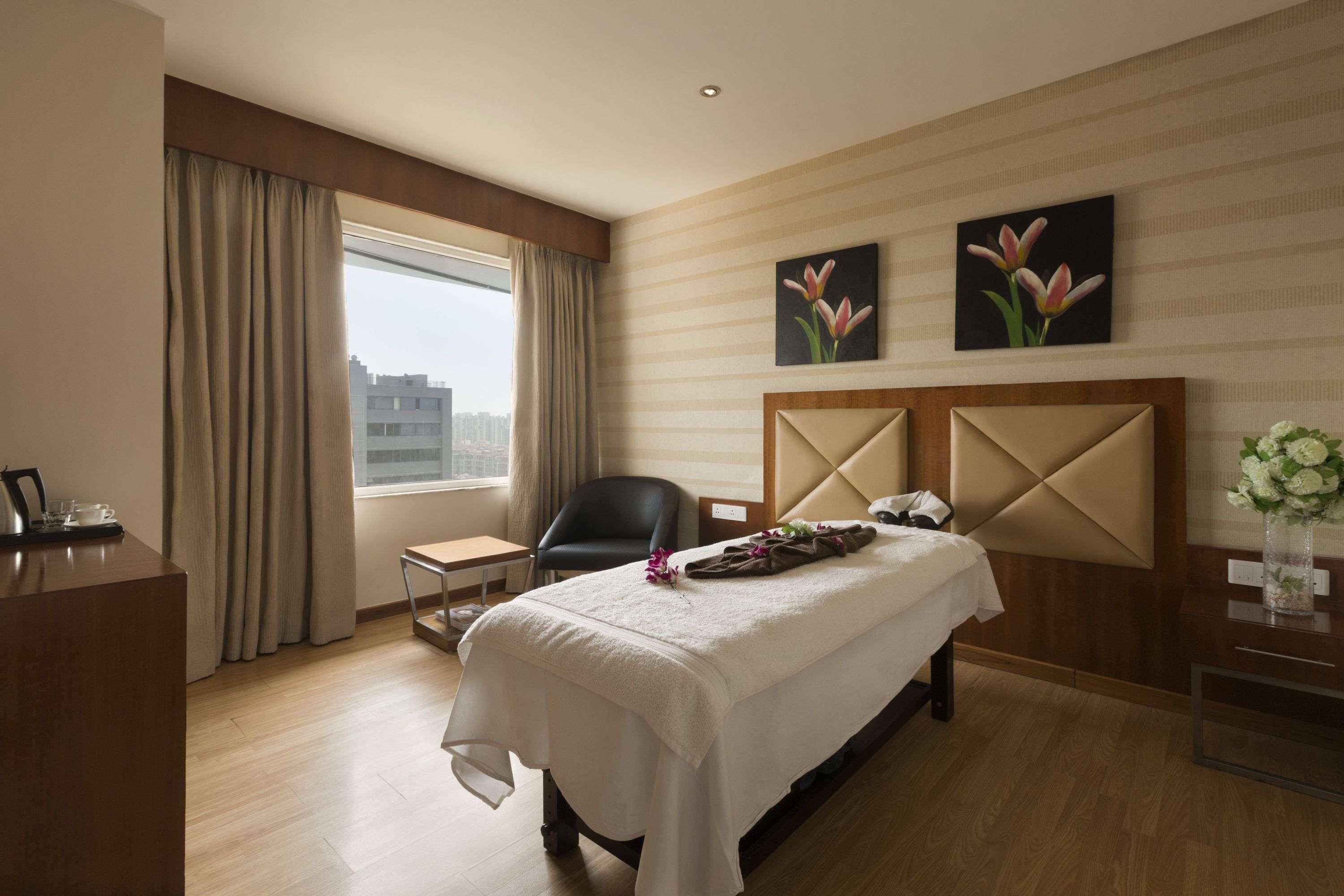 Ramada Ahmedabad 호텔 외부 사진