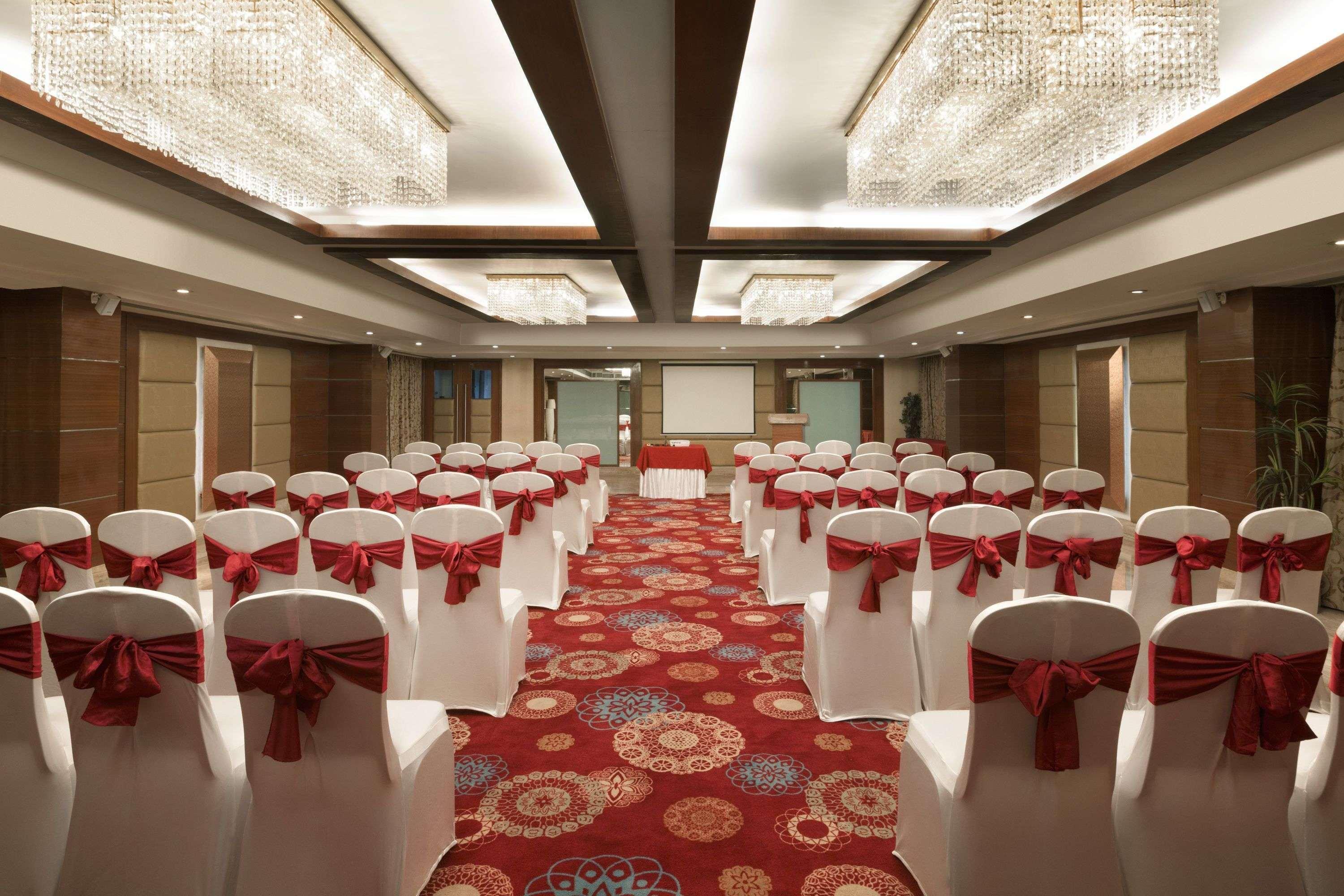 Ramada Ahmedabad 호텔 외부 사진