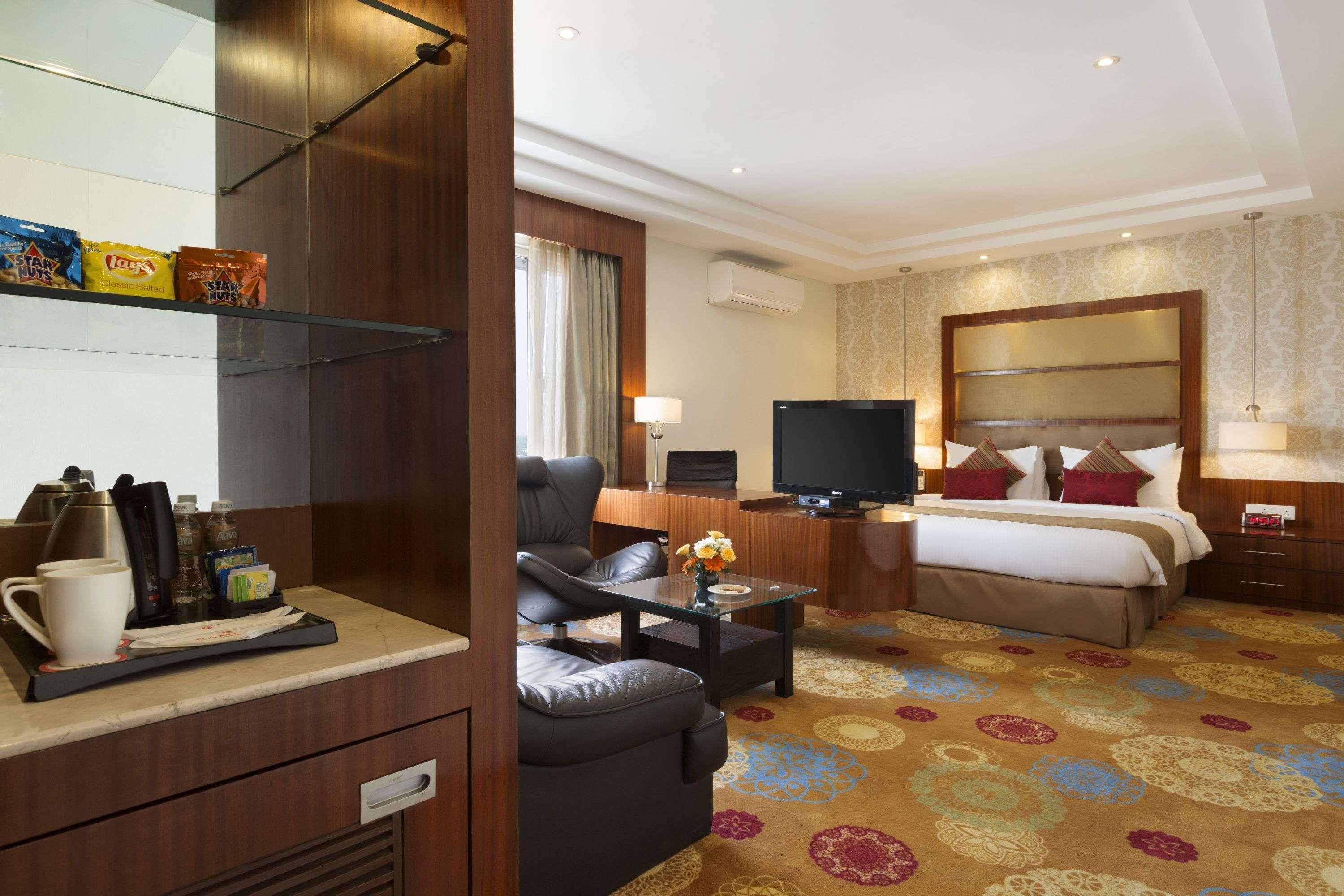 Ramada Ahmedabad 호텔 외부 사진
