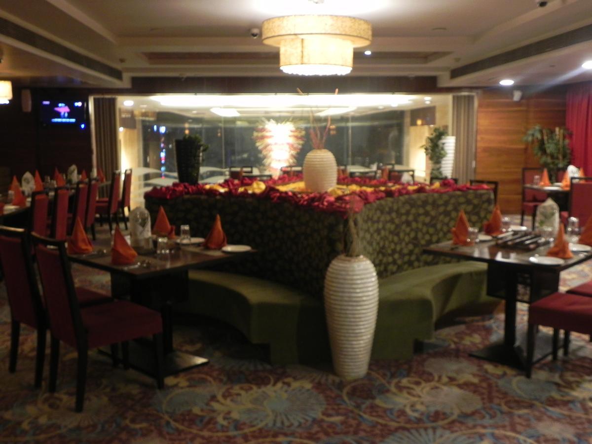 Ramada Ahmedabad 호텔 외부 사진