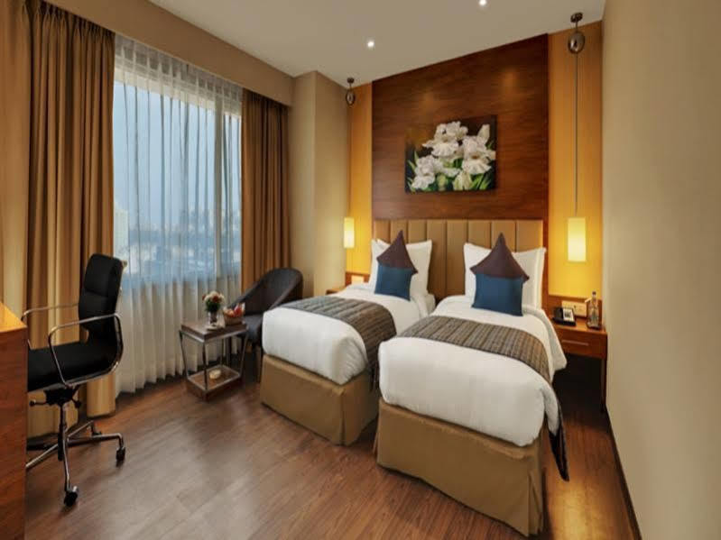 Ramada Ahmedabad 호텔 외부 사진