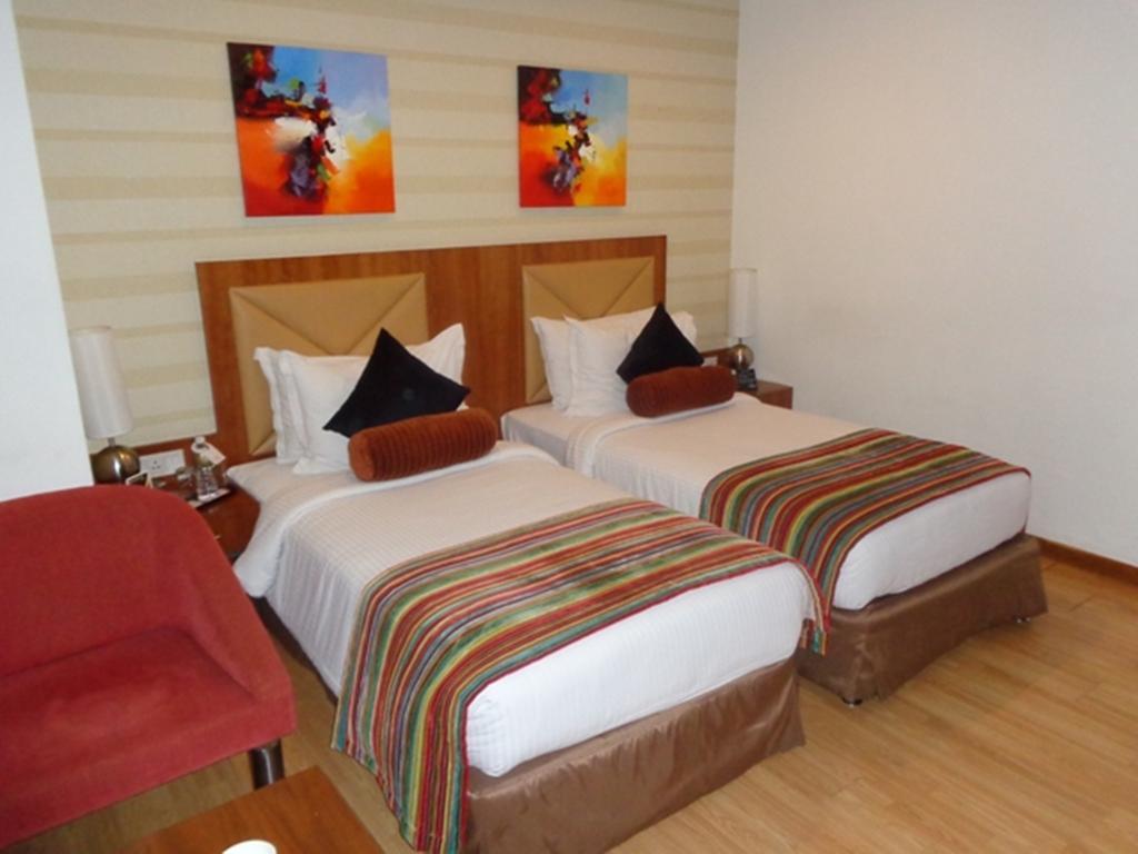 Ramada Ahmedabad 호텔 외부 사진