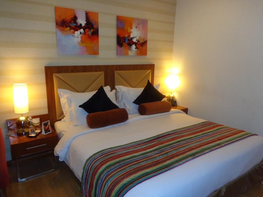Ramada Ahmedabad 호텔 외부 사진