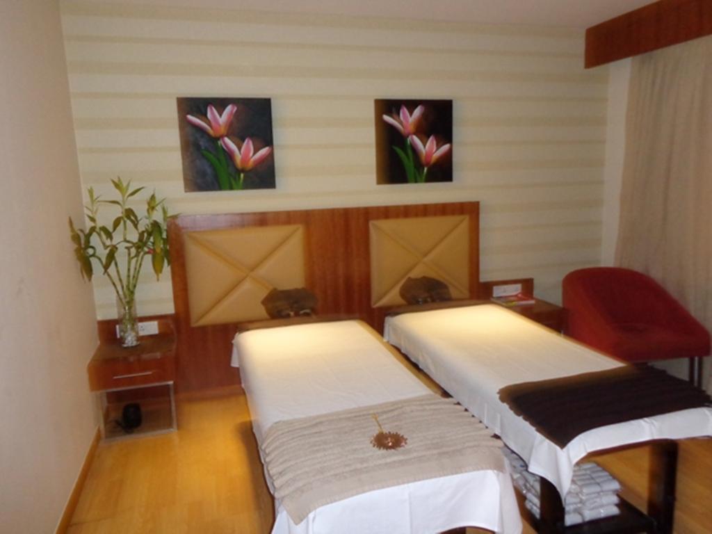 Ramada Ahmedabad 호텔 외부 사진