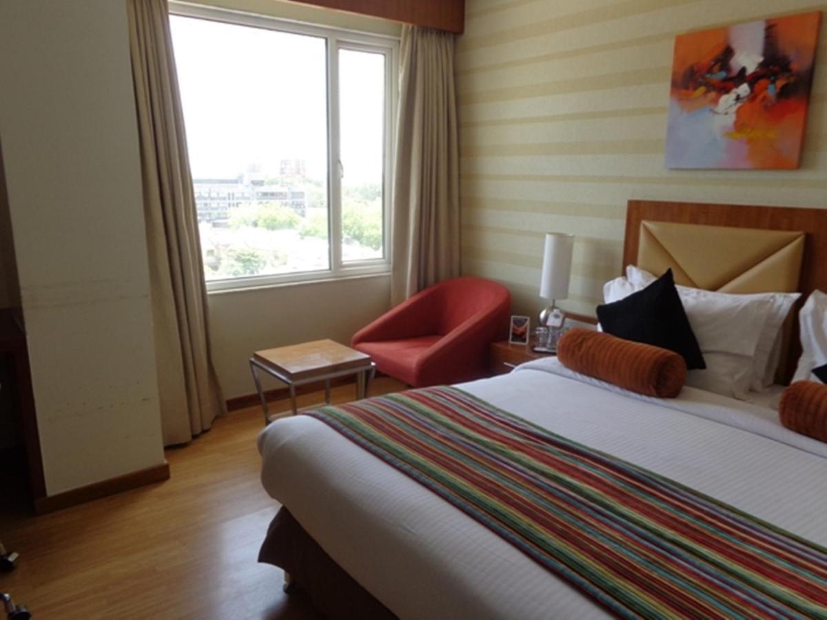 Ramada Ahmedabad 호텔 외부 사진