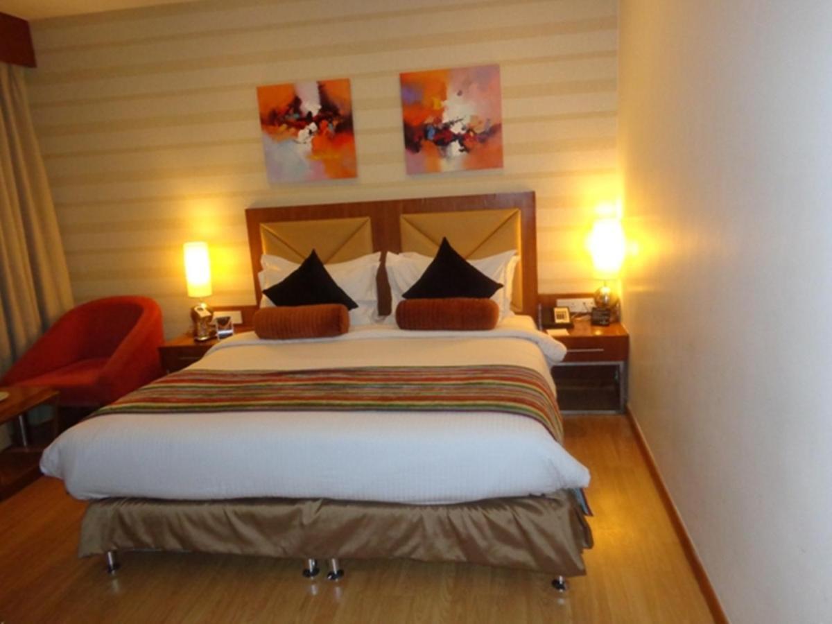 Ramada Ahmedabad 호텔 외부 사진